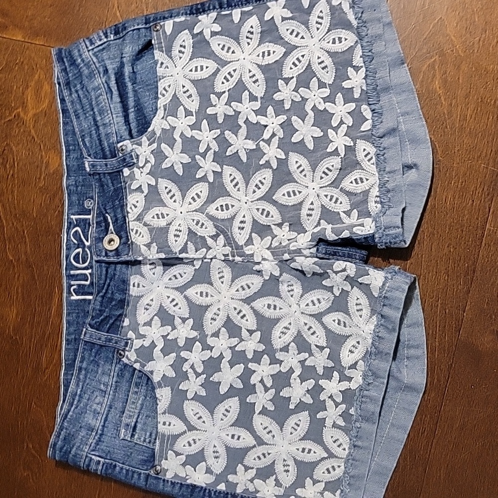 RUE 21 Floral Embroidered Shorts